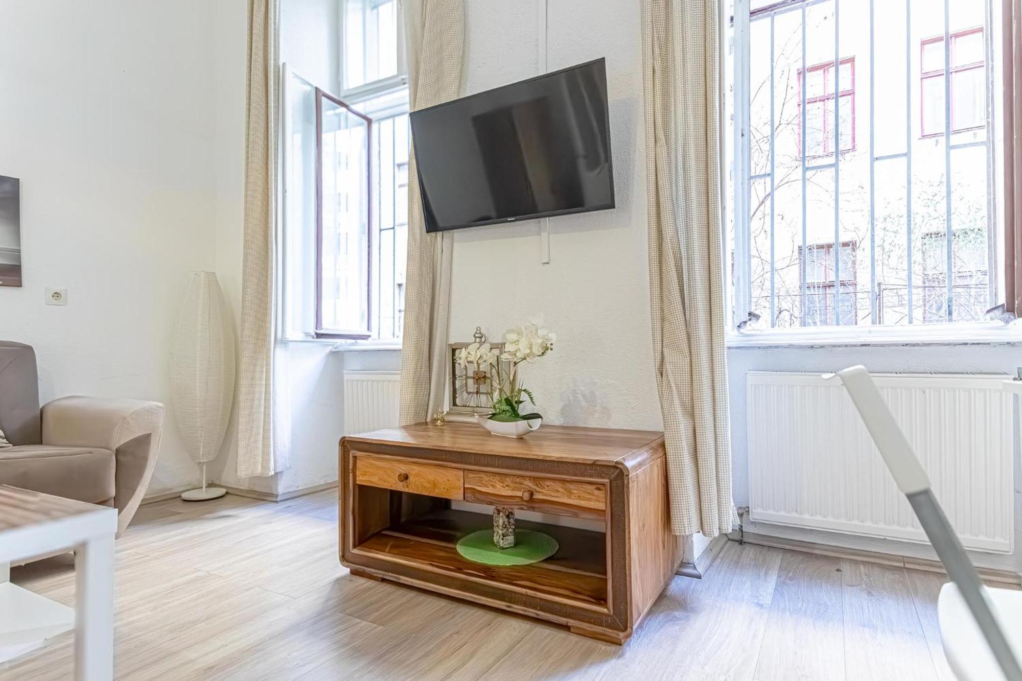 Chic Apartment- Suitable For Longstays Near Matzleinsforferplatz Vienna Exterior photo