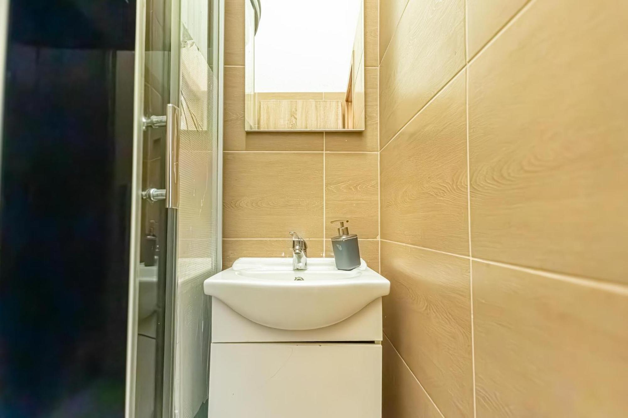 Chic Apartment- Suitable For Longstays Near Matzleinsforferplatz Vienna Exterior photo
